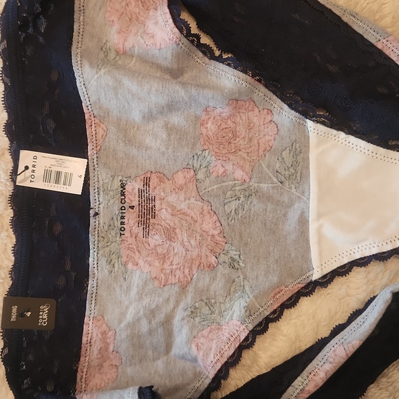 NWT Torrid Sz 4 Lot Of 3 Panties Thong A - Picture 8 of 8